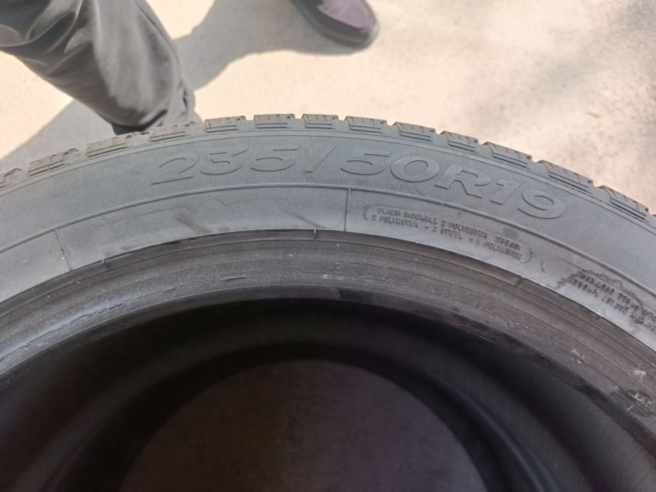 235/50/19 goodear