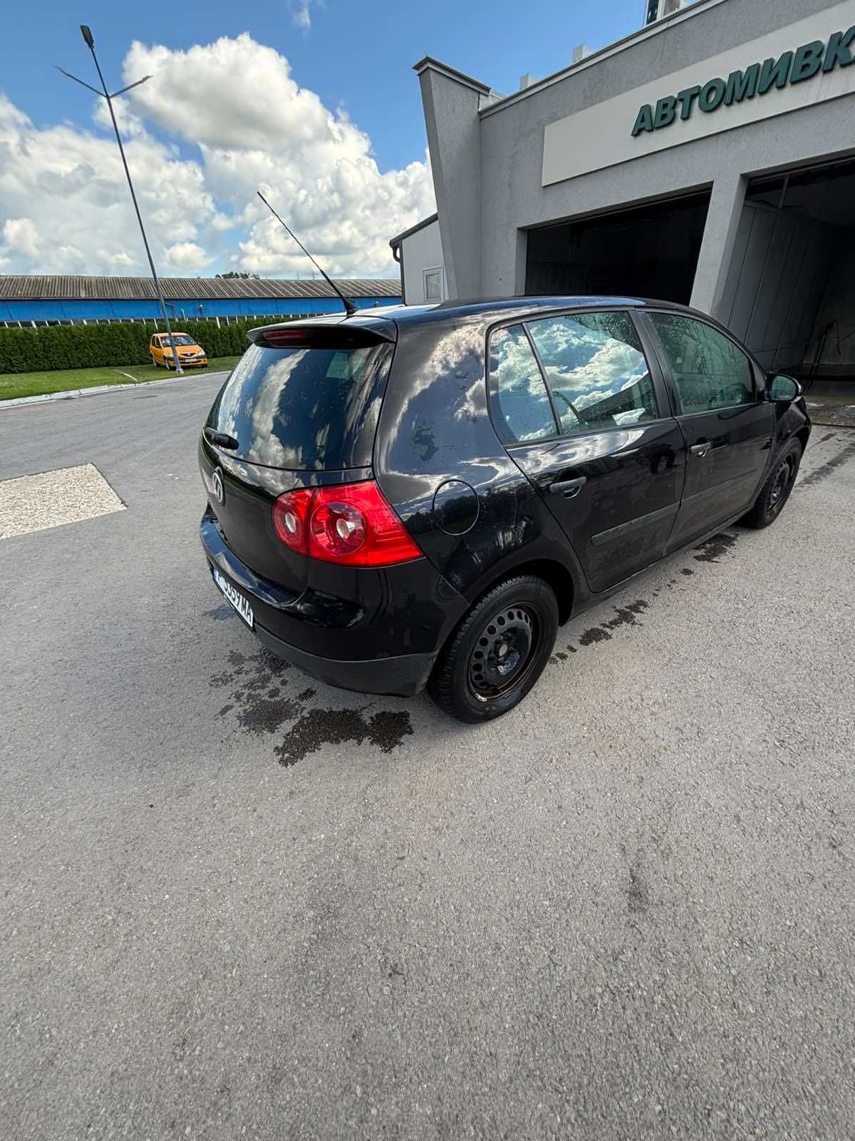 Golf 5 1.4 регистрирана 4врати ,климатроник
