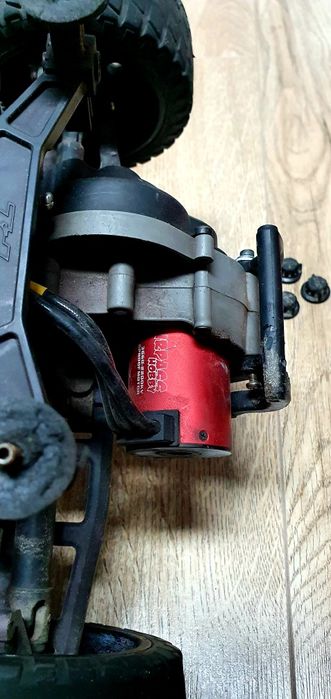 Automodel Traxxas Slash RPM 3s 2Wd + telecomanda

Transport prin olx f