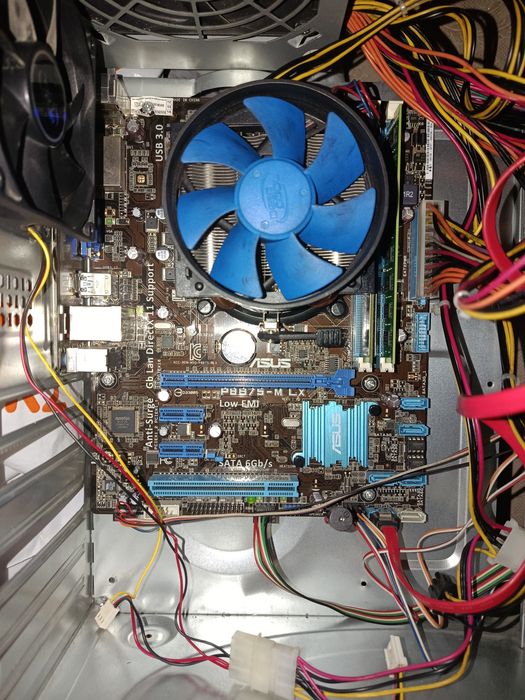 Полу-Игровой Компьютер