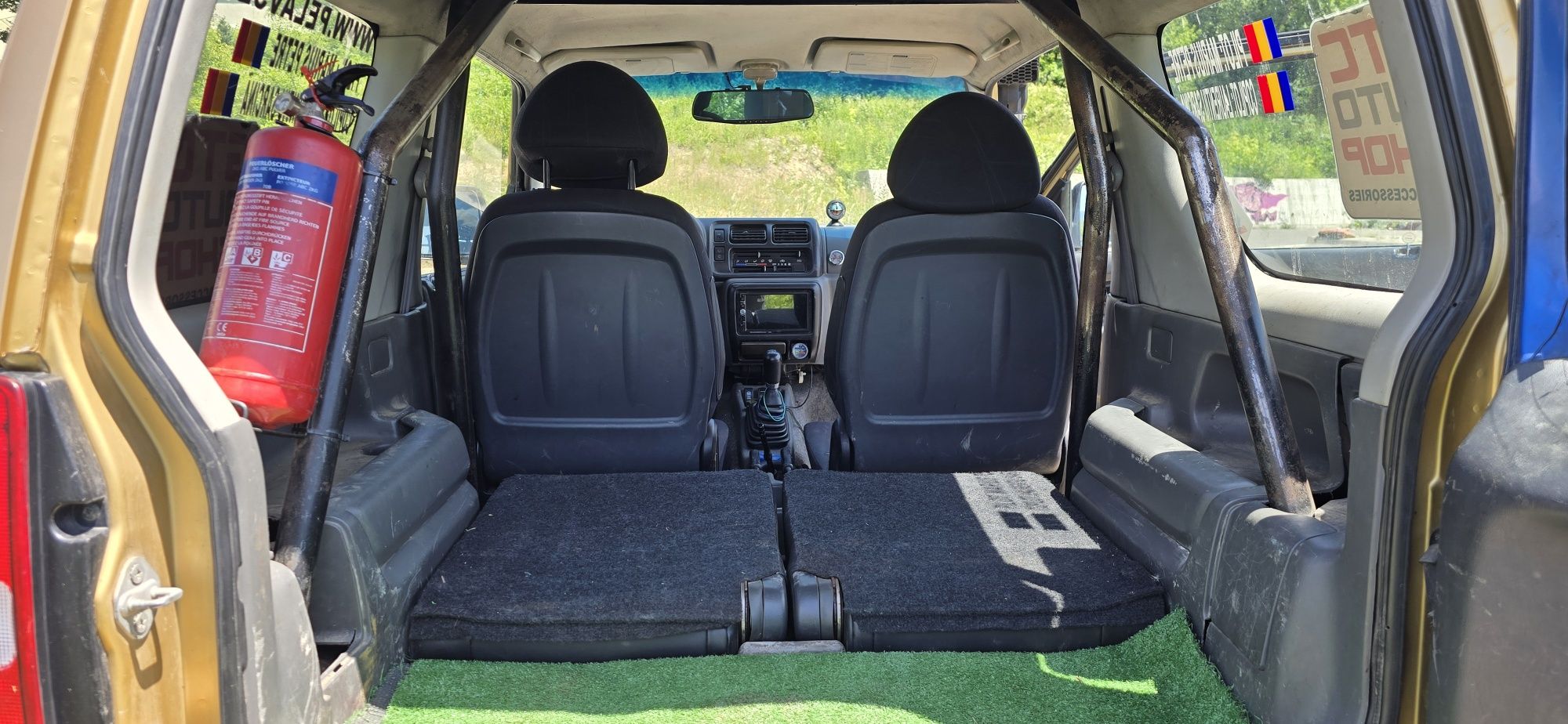 Suzuki Jimmy impecabil poate fi folosit p orice teren , chiar concurs