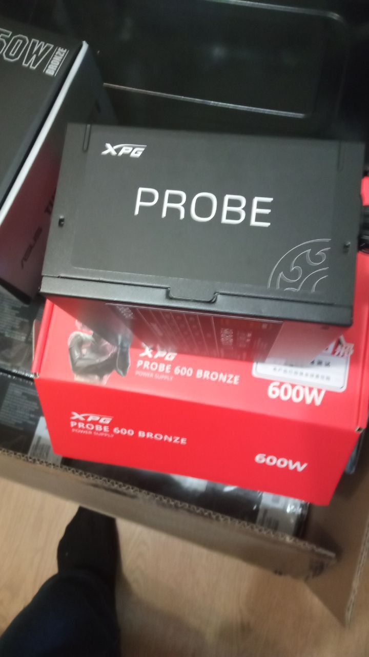 Продам блок питания Adata XPG Probe 600 bronze new