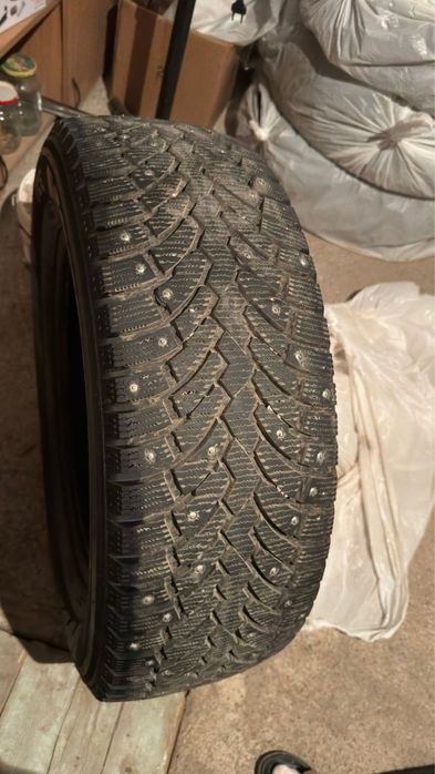 Продам шины в идеальном состоянии 95% R17 235,65,R17