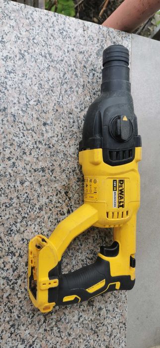 Rotopercutor Dewalt DCH 033