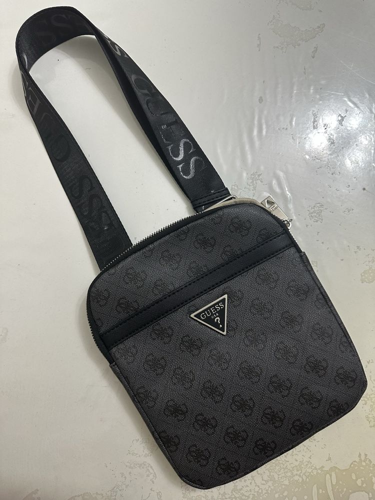 Барсетка Guess новая с биркой