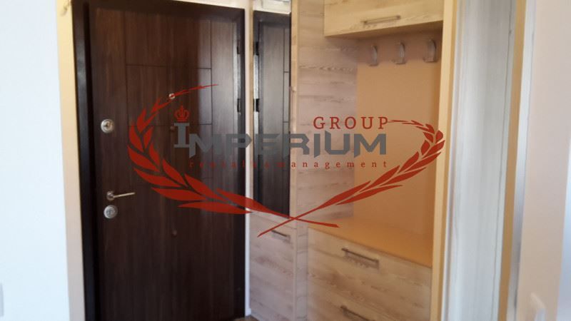 Двустаен апартамент с ПАРКОМЯСТО под наем в района на кв. Левски, гр.