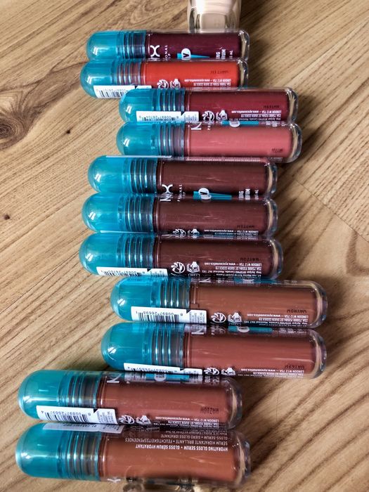 Luciu NYX lip iv hidratant