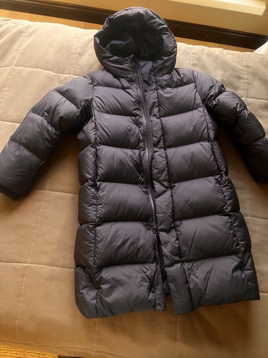 Продам пуховик UniQLO для девочки 8-9 лет