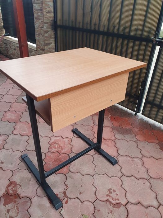 Pupitru / birou / banca