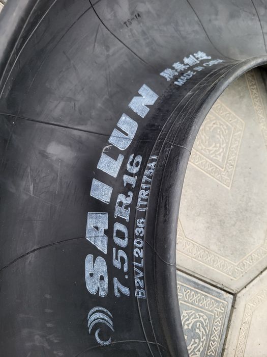 Продам  камеру с плифером размер R16 подходит на любой грузовик