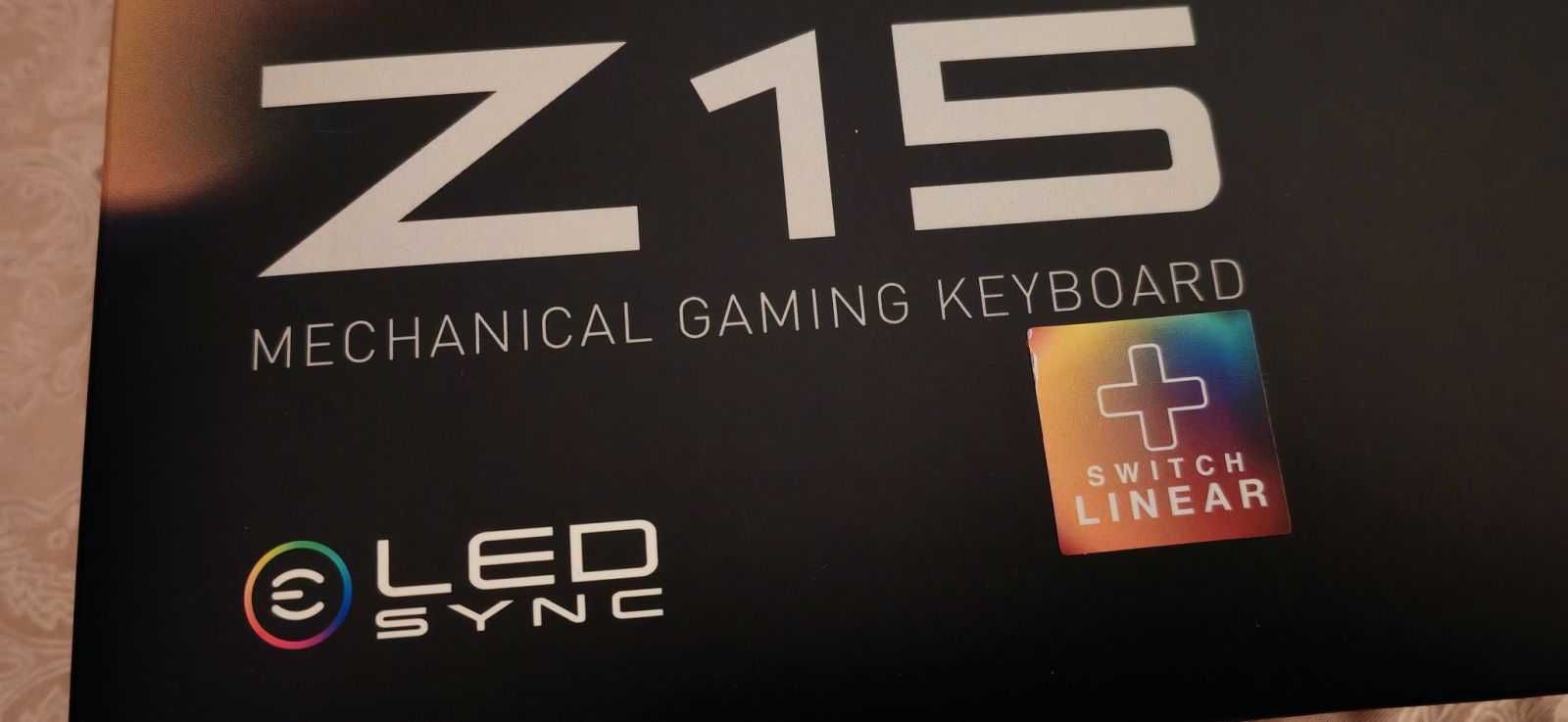 Геймърска клавиатура EVGA Z15 RGB механична Черен  НОВА !