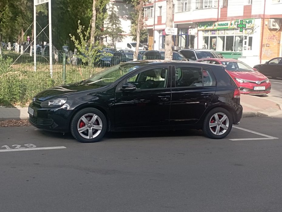 Vând Volkswagen Golf VI. Negociabil!