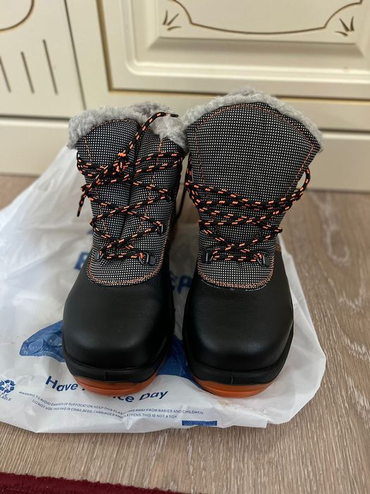 Зимний спецботинка размер 42 , 15000