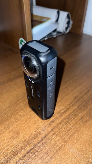 Продам экшн камеру инста 360*4