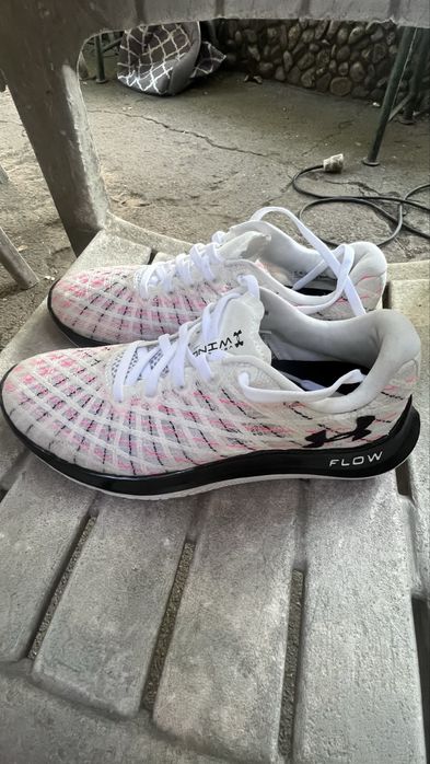 Under Armour UA W FLOW Velociti Wind-38,5/ бартер за други 39 номер
