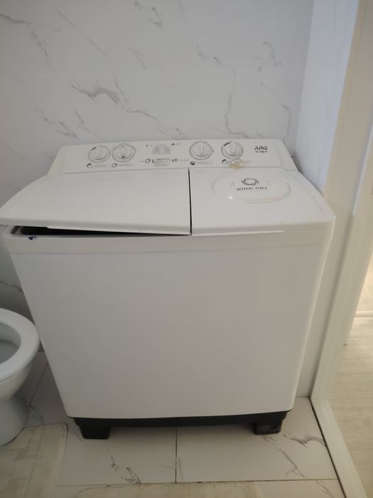 Подам полавтомат стиралка, хорошем состояние.  10 кг
