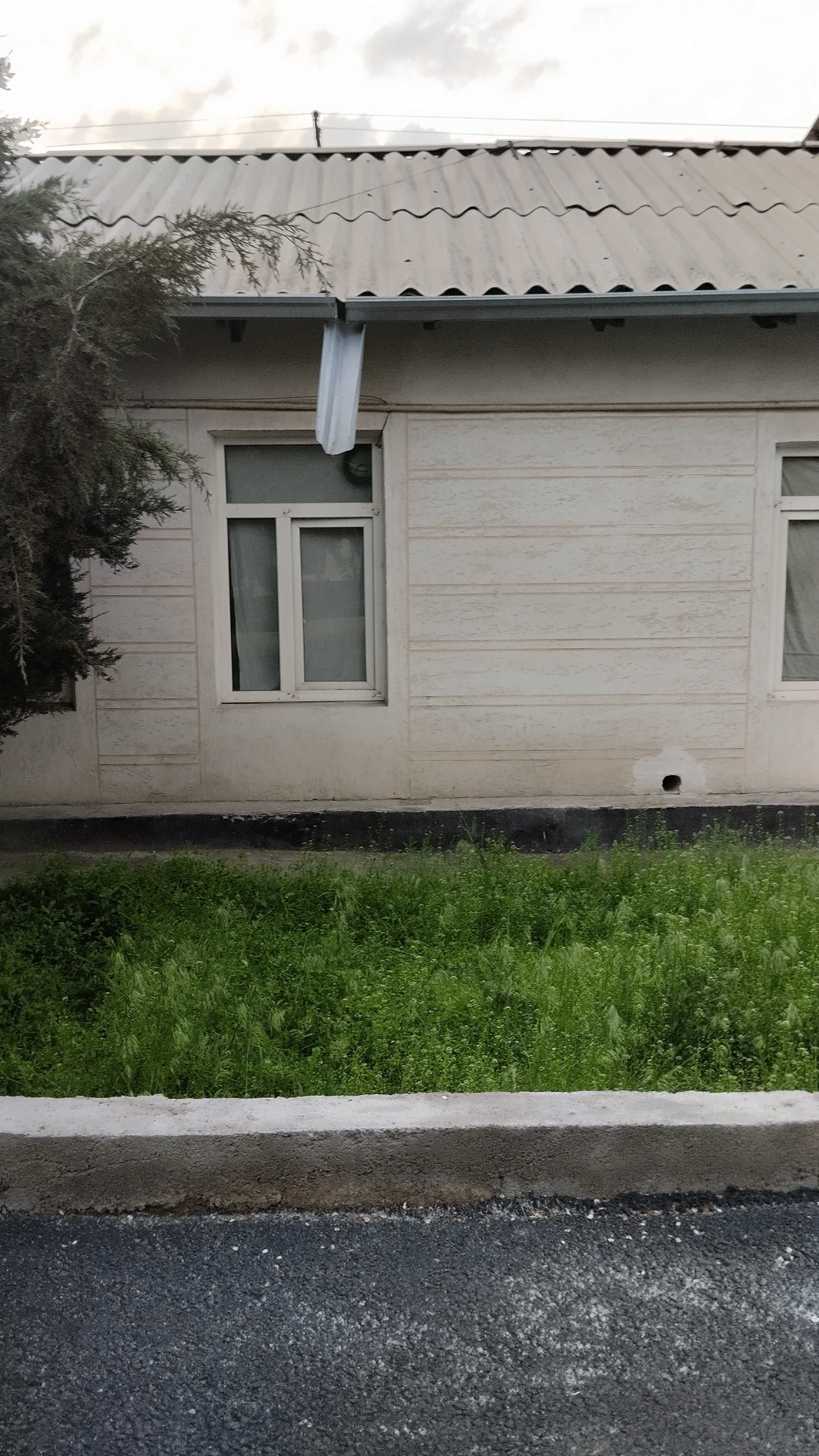 Коттедж под офис- 800, М.улугбекск р-н,2 сот,гараж,4 к, подселение 300