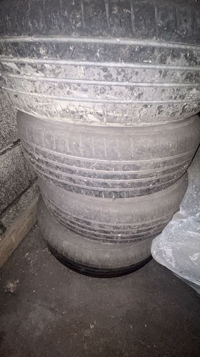 Продам колеса в сборе  металлические диски на Volkswagen Polo