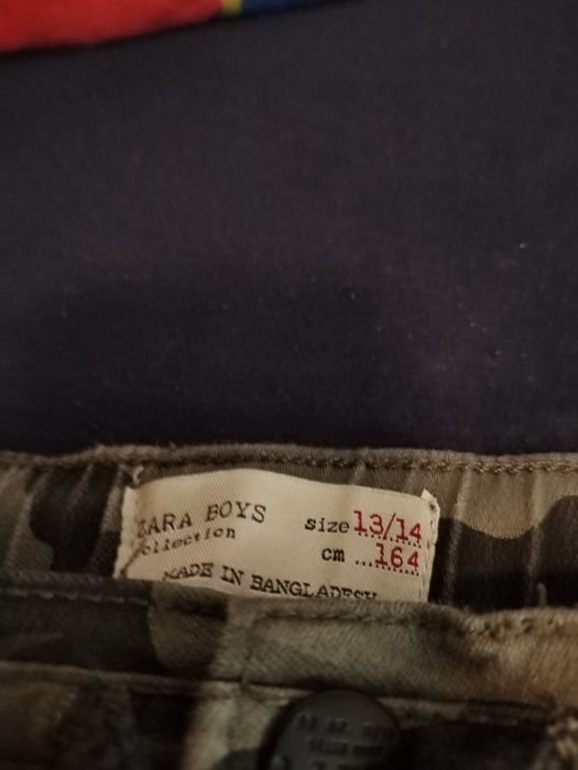 Pantalonii camuflaj Zara Boys
