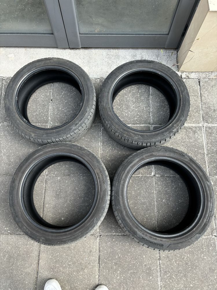 Летни гуми Hankook Ventus S1 evo3 235/45/18