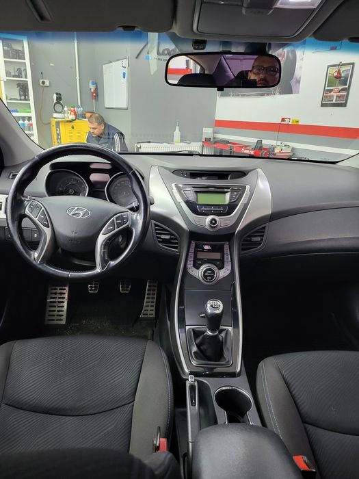 Hyundai Elantra 1.6 benzina, 132 cp, 2013