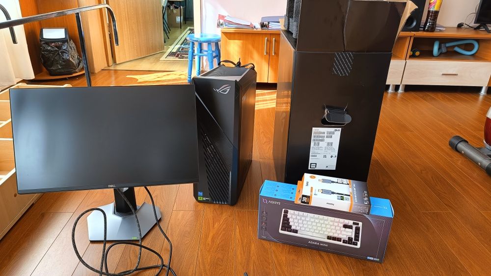 PC (calculator) Gaming, i5,  RTX 4060, 16GB, RAM, 1TB SSD.