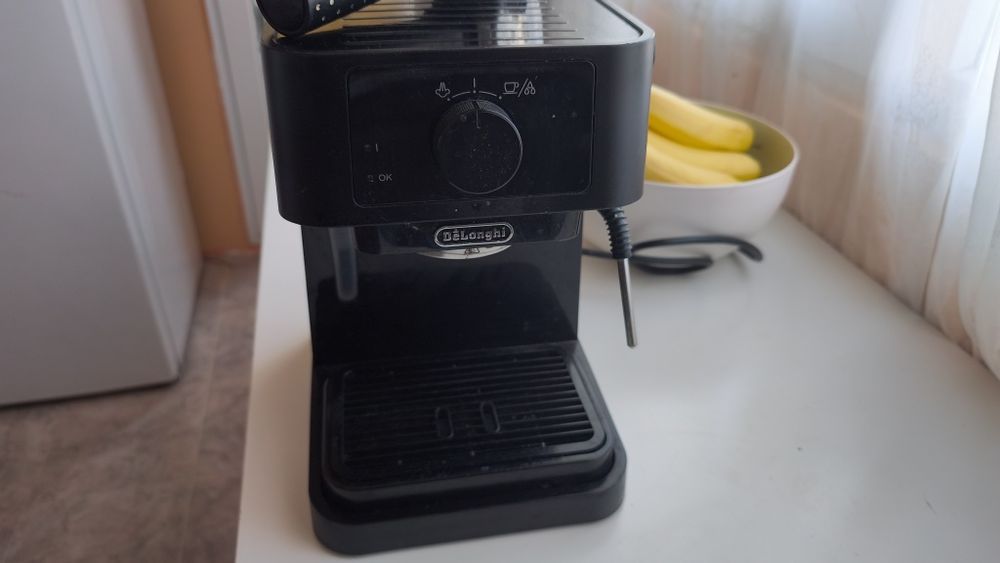 Delongi EC230BK кафе машина.