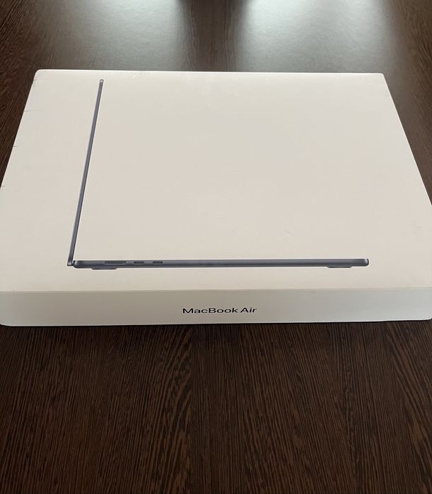 MacBook Air 15” cu cip M4 – SIGILAT