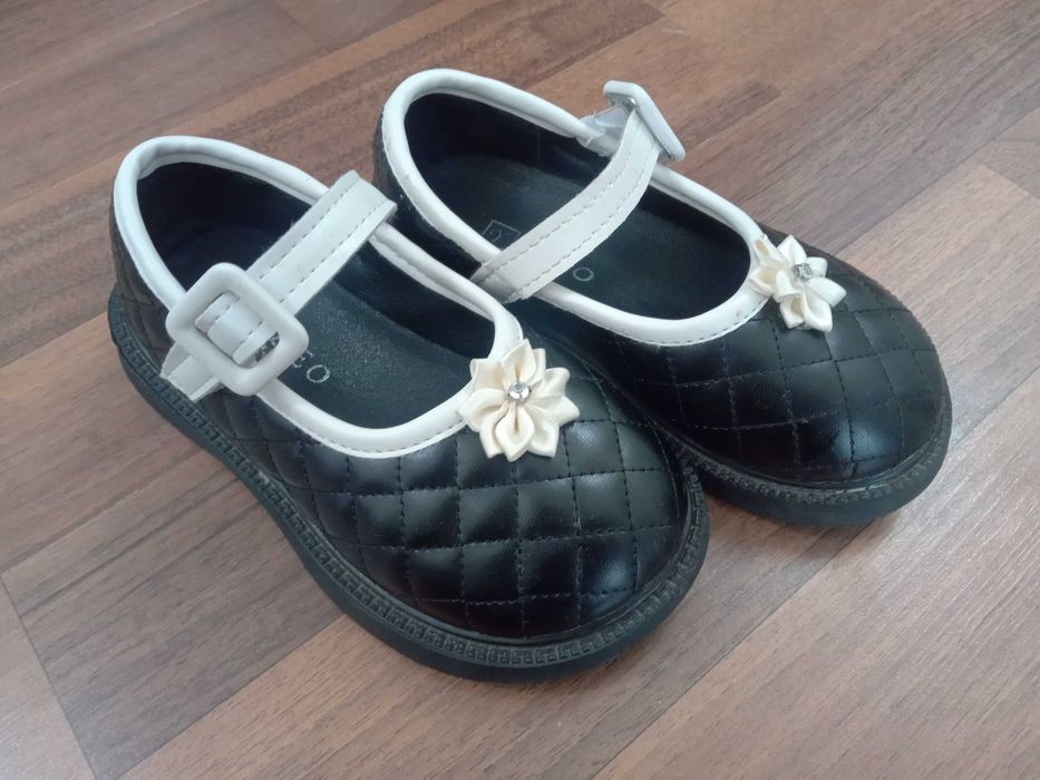 Pantofi fetiță mărimea 25