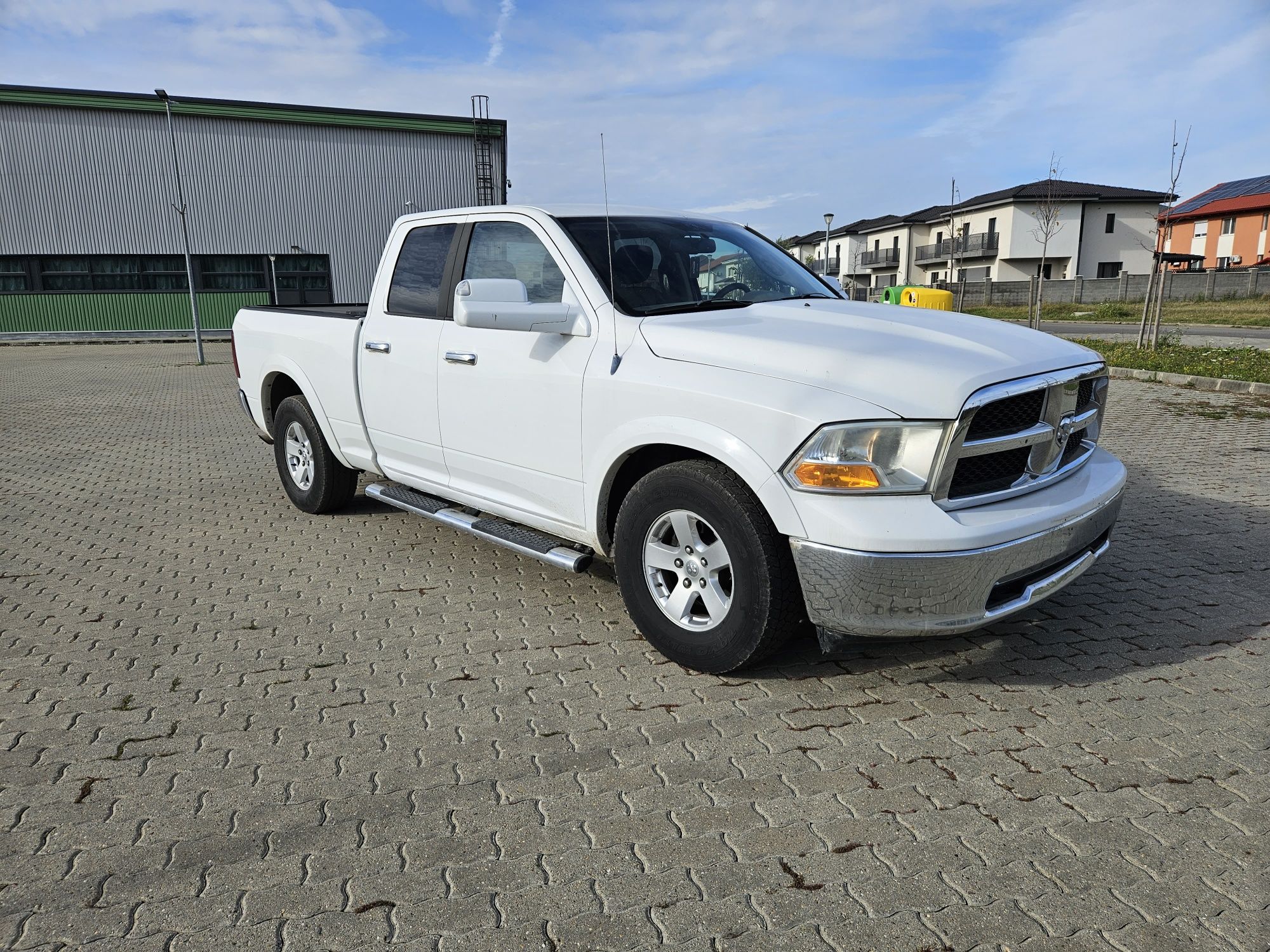 Vând Dodge Ram 5.7 Hemi