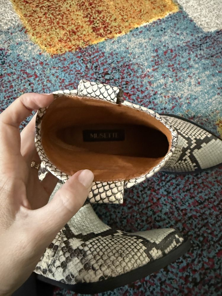 Botine ciocate musette marimea 35