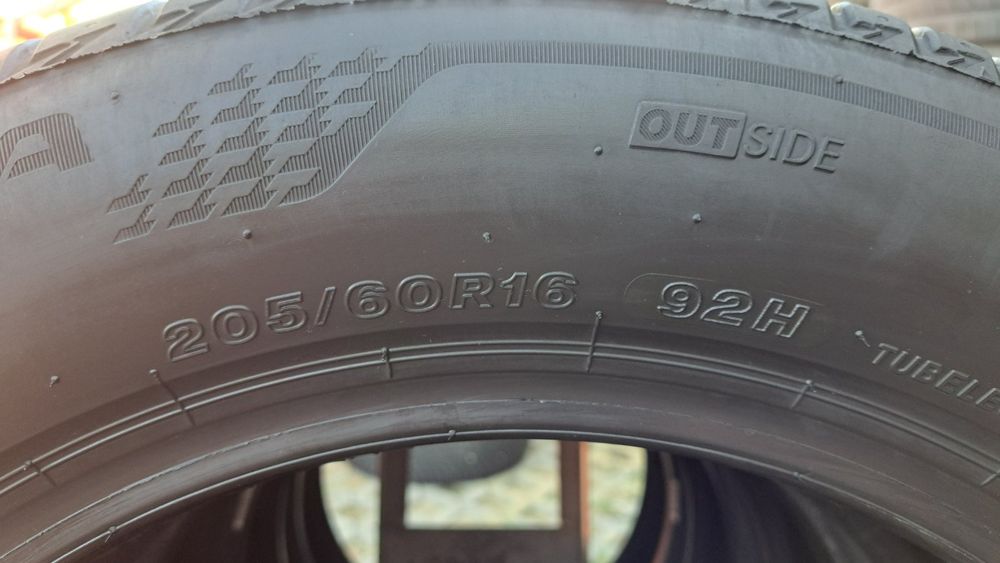 Летни гуми 205 60 16 Bridgestone 4бр
