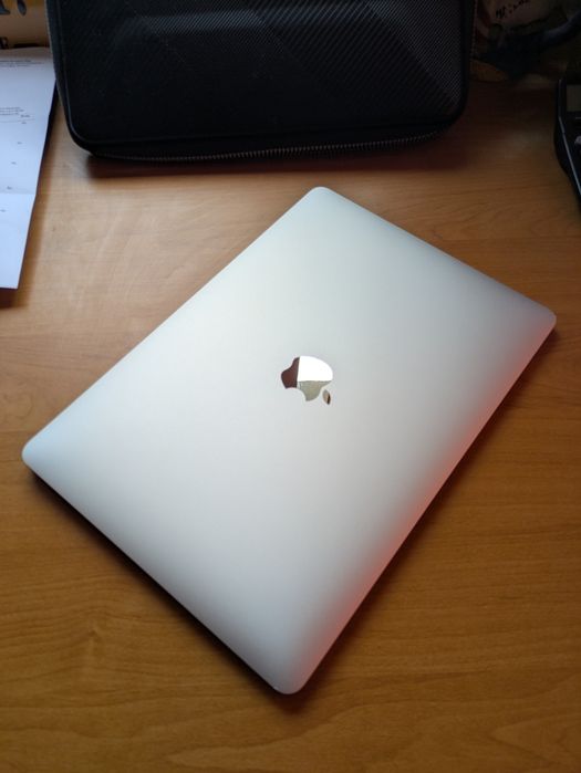 Лаптоп Macbook Air M1 256GB / 8GB RAM / 97% battery - 53 cycles