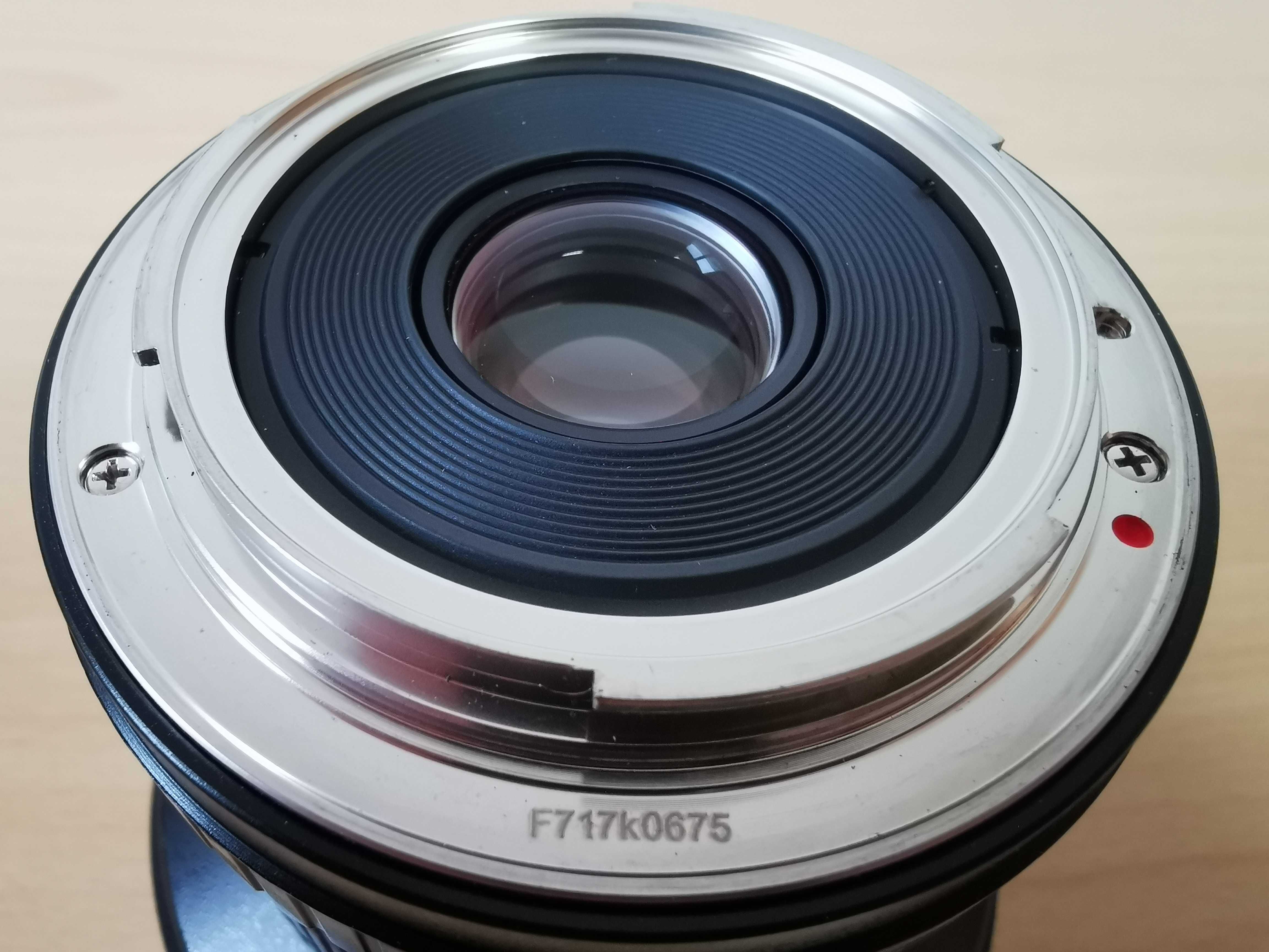 Samyang 14mm f/2.8 за DSLR фотоапарати Canon с EF байонет