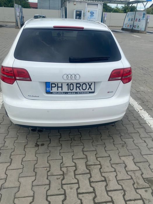 Vând Audi A3 culare alb