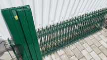 Panou gard zincat bordurat verde si stalp gard verde