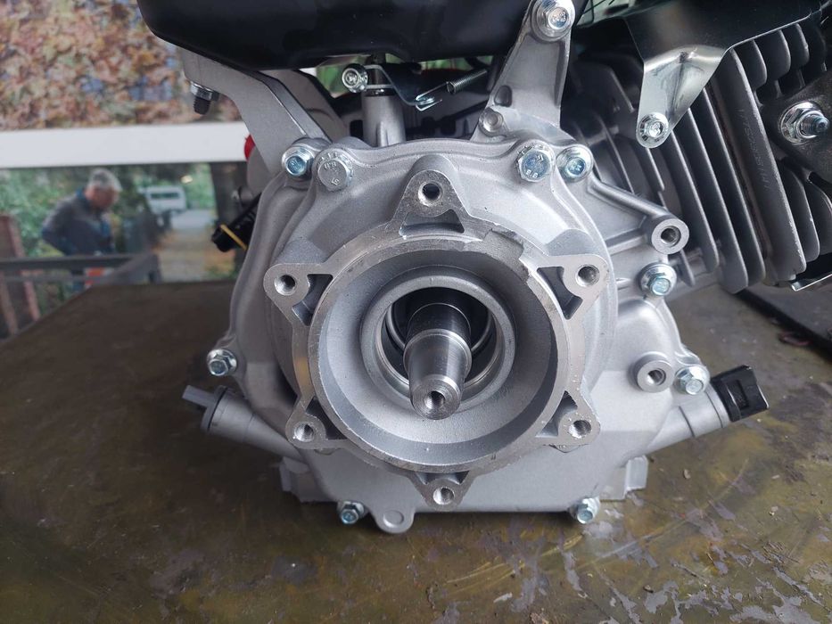 Двигател на конус 9к.с за Пловдивски мотоблок .