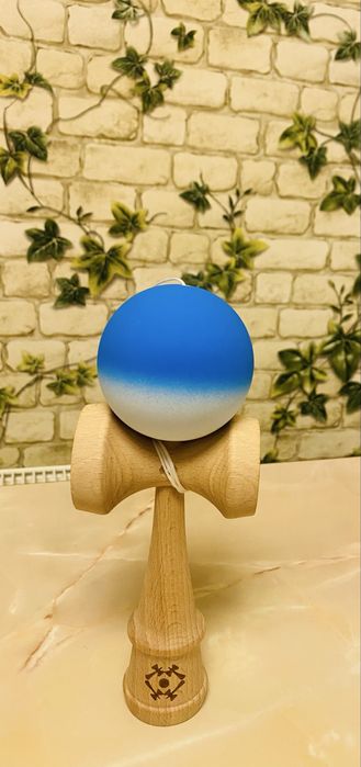 Kendama lemn cu bila mata