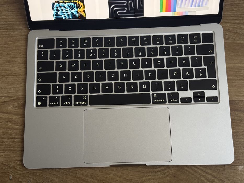 Apple Macbook Air M2 2022 silver defect, piese sau recarosare