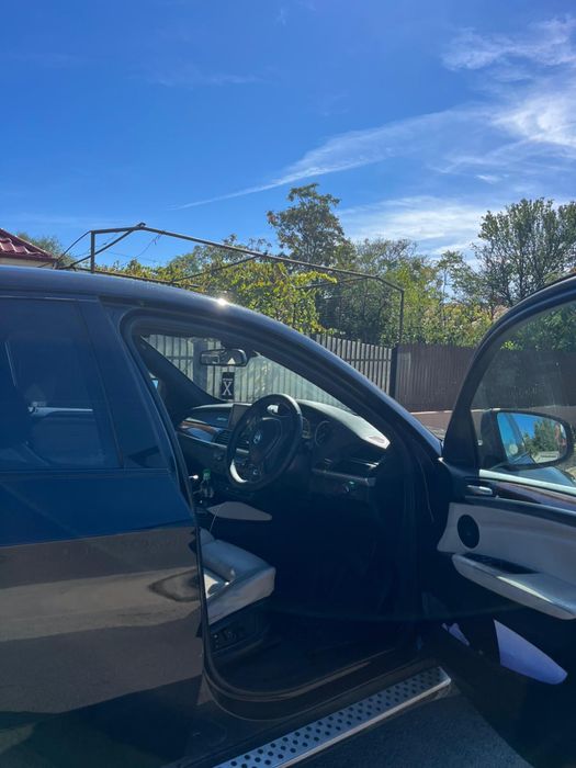 Vand bmw x6 volan dreapta