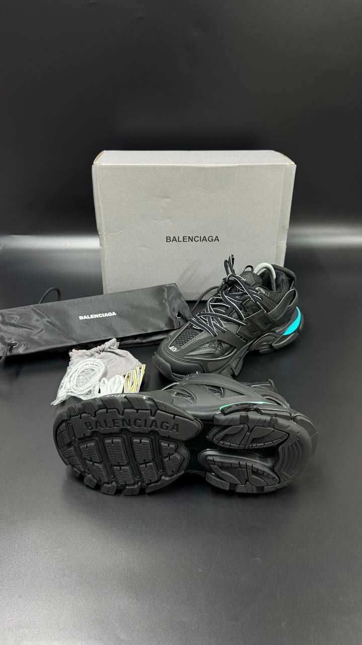 Balenciaga truck Led
