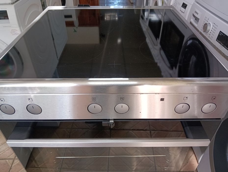 Иноксова свободно стояща печка скерамичен плот VOSS  2 години гаранция