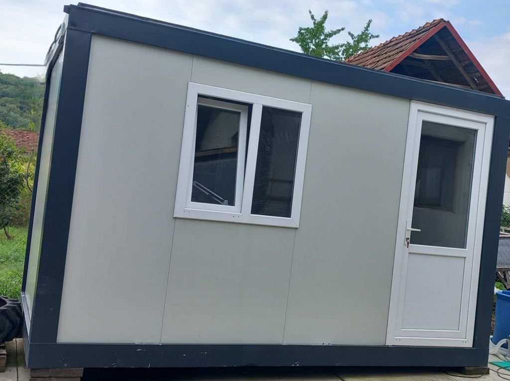 Container modular