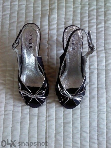 Нови Menbur сатен и естествена кожа черни 37