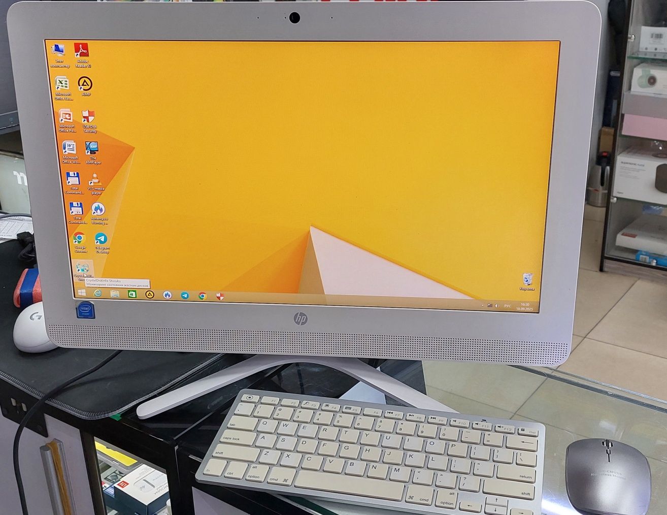 HP all in one c023 20" celeron J3060 Ddr3 8Gb ssd 256Gb