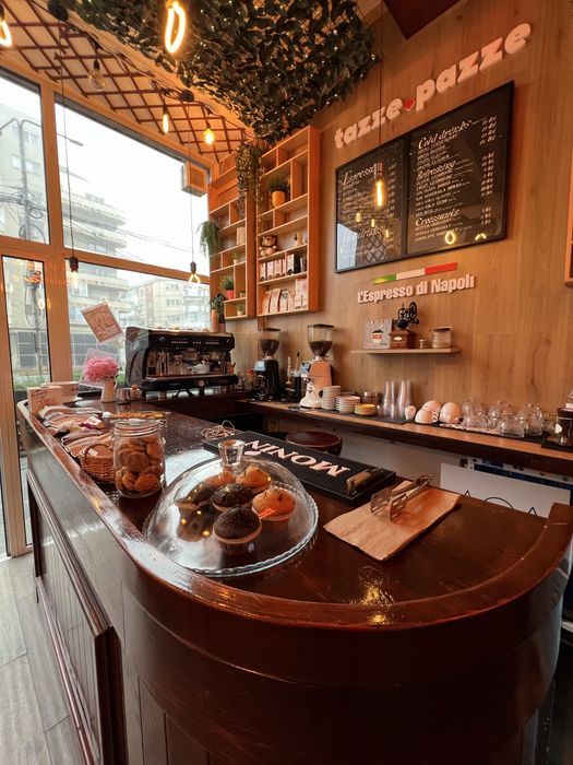 Afacere la cheie – cafenea complet echipată