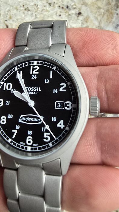 Vând Fossil Defender Solar