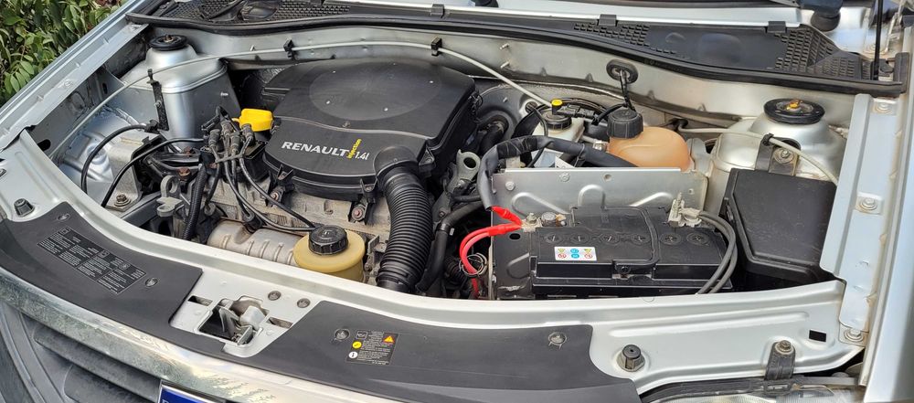 Vand Logan doar 54.000 km la un preț decent
