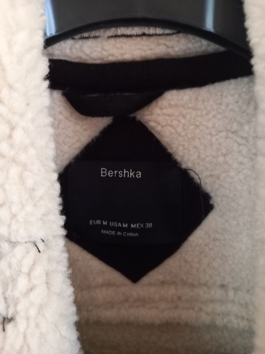 Geacă imblanita Bershka