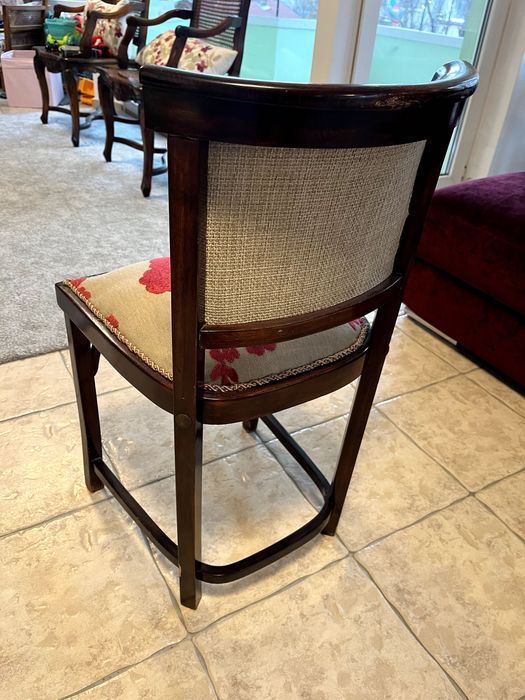 Сет диван, маса и 4 столчета